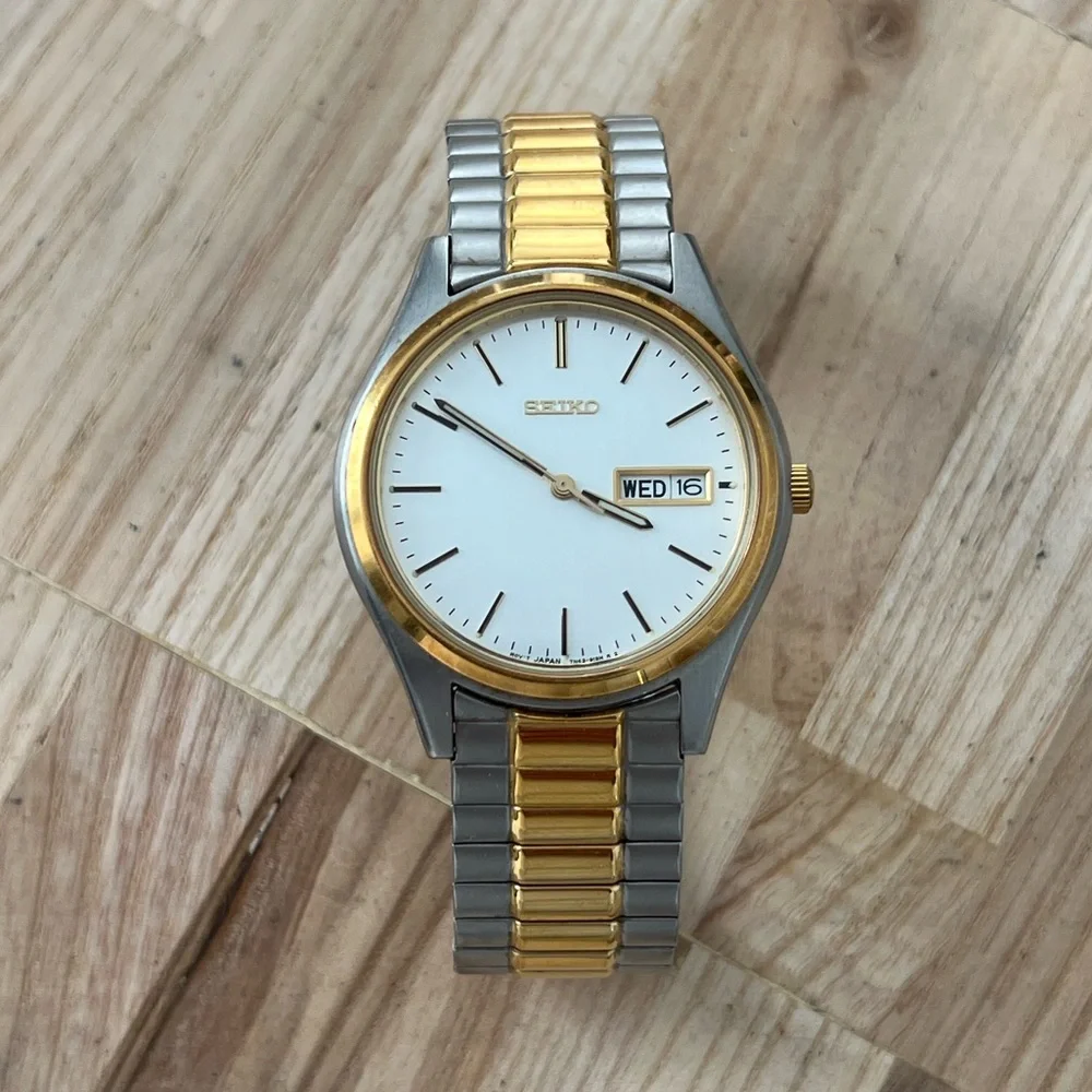 Seiko Men’s Watch Silver Dial Day Date Windows Two-Tone Stretch Bracelet